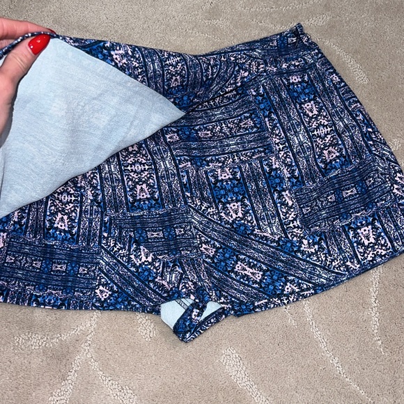 NEVER WORN!! Skort with side zipper - Picture 2 of 4